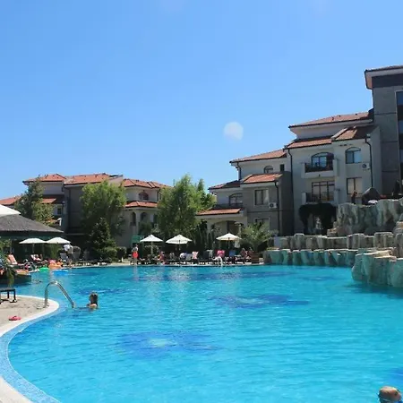 Large , 4* Resort, The Vineyards. Апартамент Ахелой